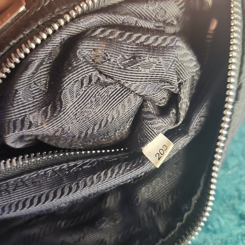 Prada Black Tussu Quilted Nylon Bag + Lock & Key W/Poshmark Authentication - Picture 14 of 15